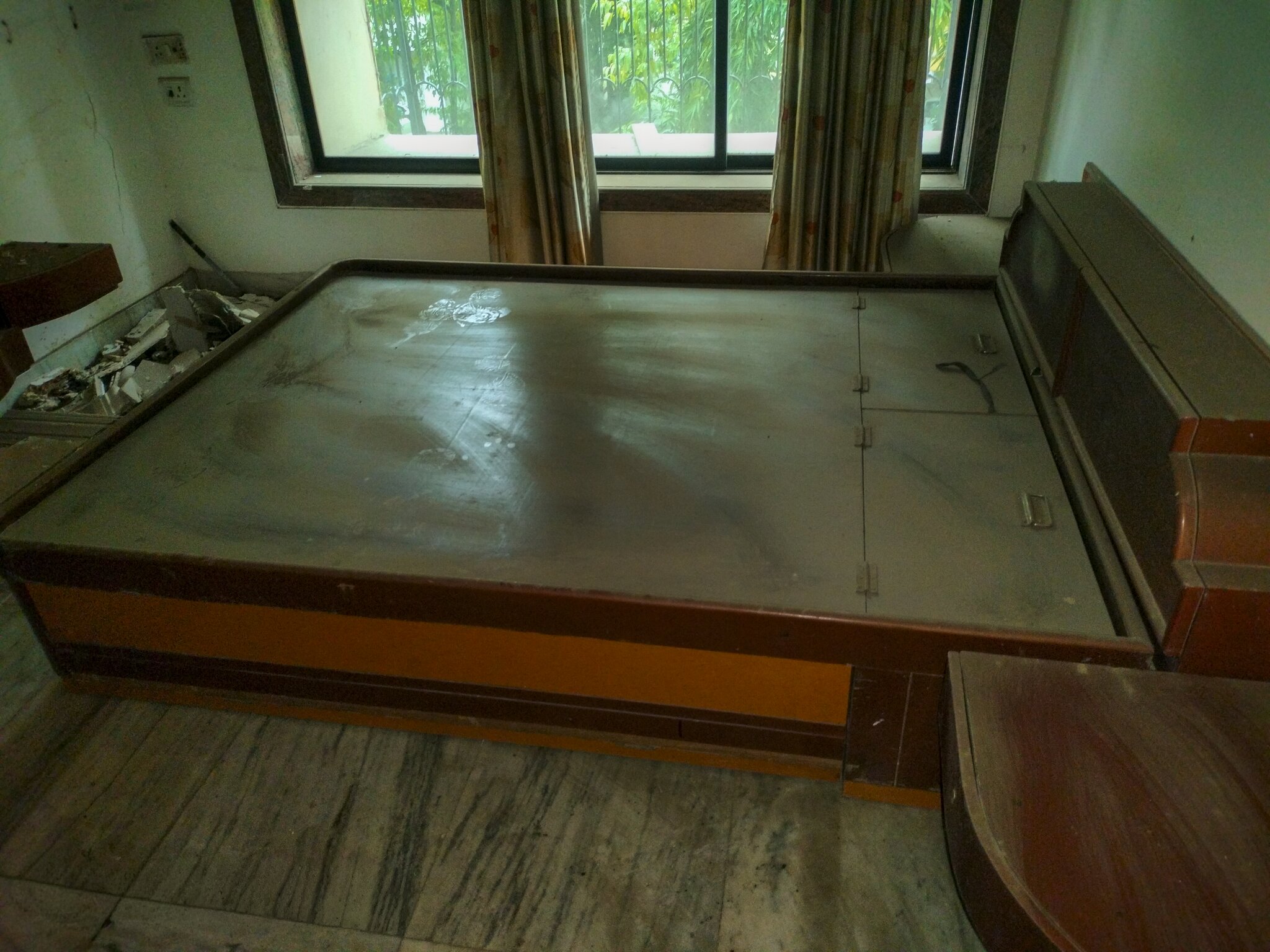 620145 - Copy.jpg